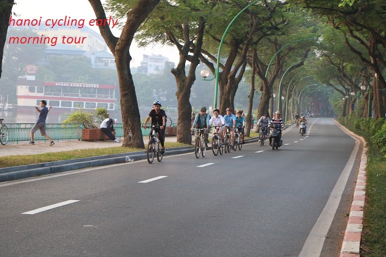 Hanoi City Bike Tour in Early Morning